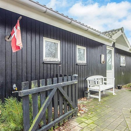 Holiday Home Lyngvej IV Fjerbaek Exterior photo