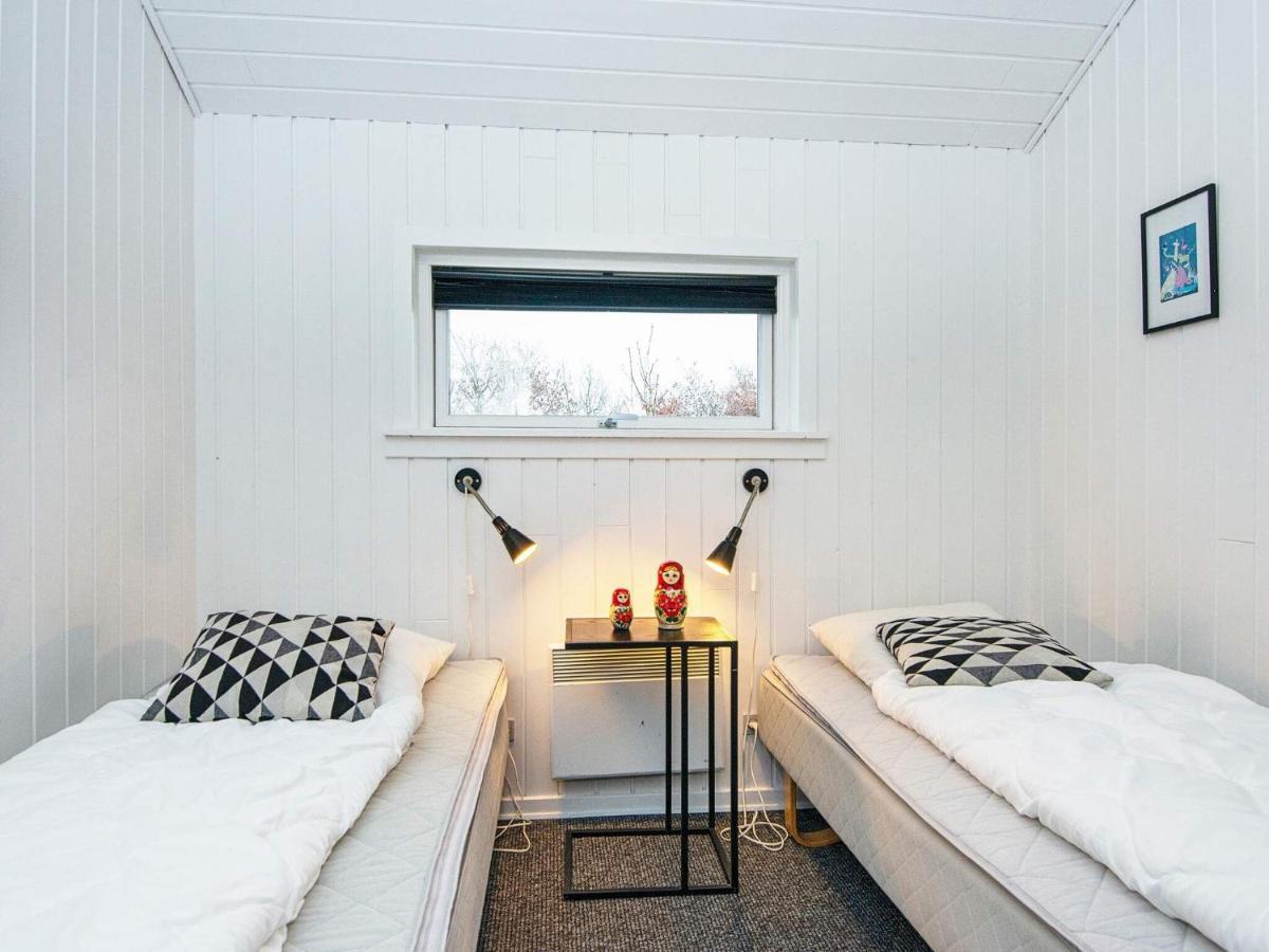 Holiday Home Lyngvej IV Fjerbaek Exterior photo